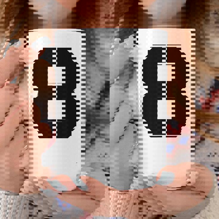 タイポグラフィ 太字 ステンシル 8番 数字 8 コーヒーマグ 面白い贈り物