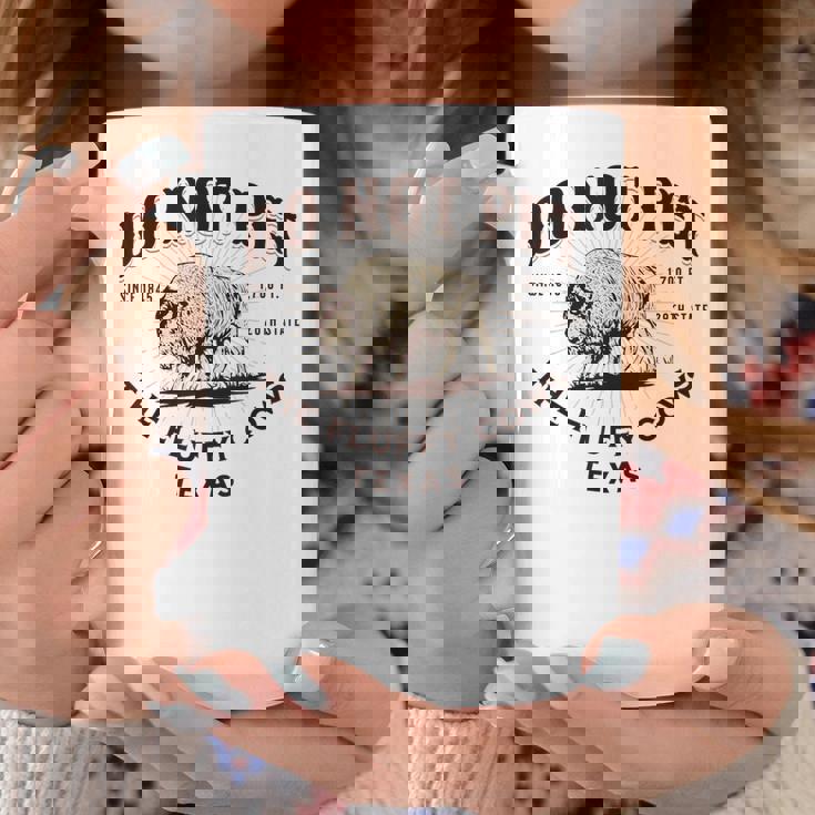 テキサス・ドント・ペット・ザ・フワッフィー・カウズ・ファニー・バイソン コーヒーマグ 面白い贈り物