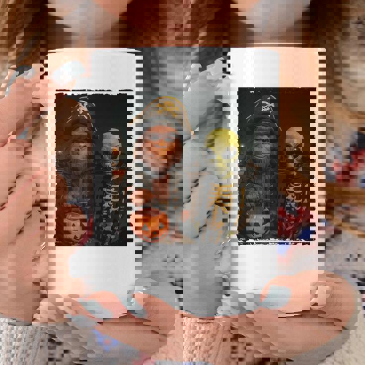 ビッグフットエイリアン 面白い ハロウィン トリック ドア カメラビュー 長袖tシャツ コーヒーマグ 面白い贈り物