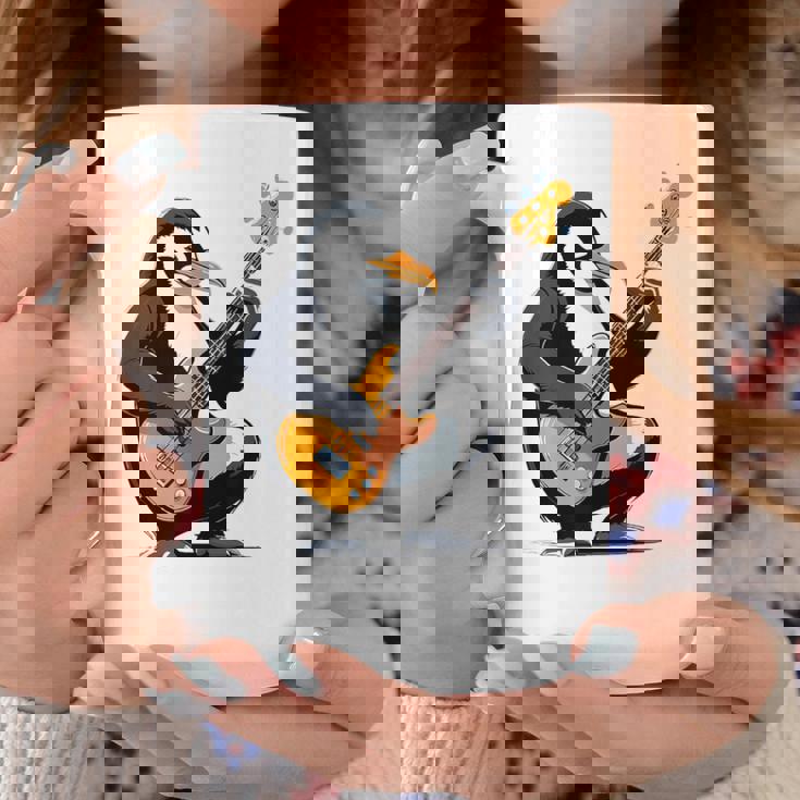 ベースギターを弾くペンギン ペンギン コーヒーマグ 面白い贈り物