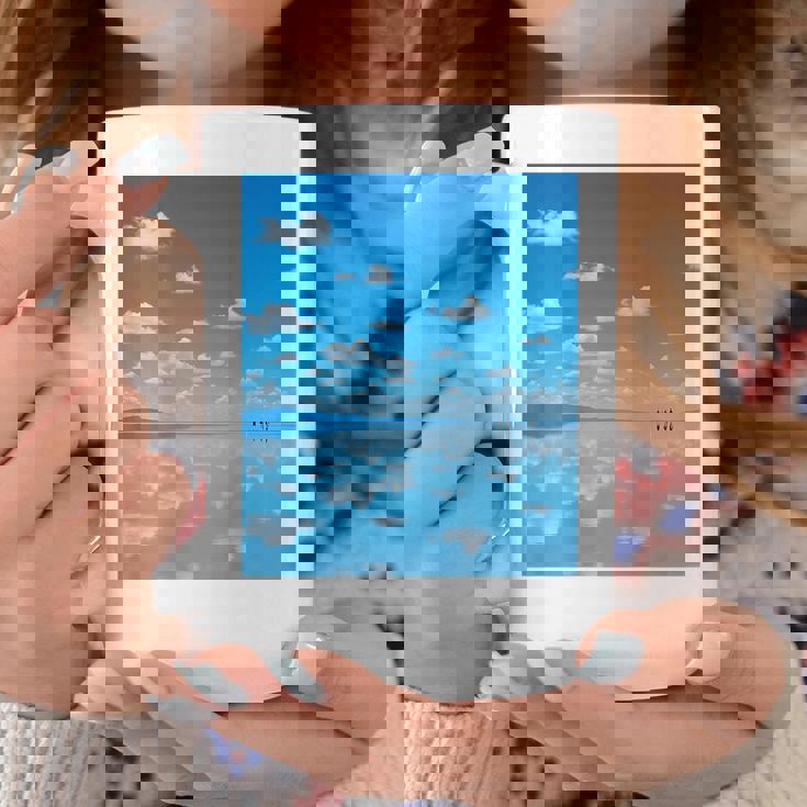 世界一美しい鏡張りの風景 コーヒーマグ 面白い贈り物