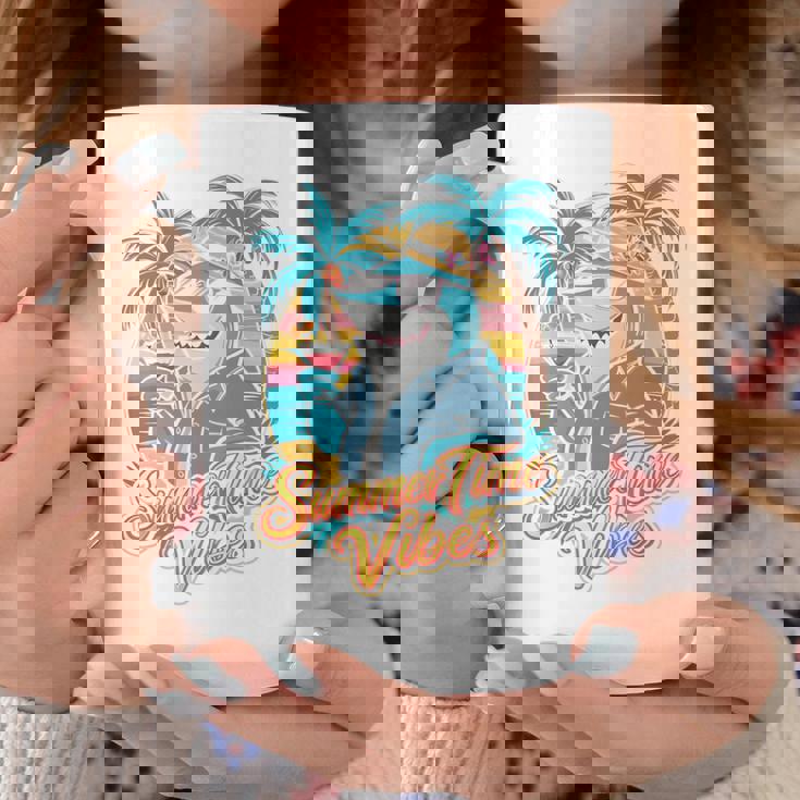 夏休み サメ ビーチ トロピカル サンセット ヤシの木 長袖tシャツ コーヒーマグ 面白い贈り物