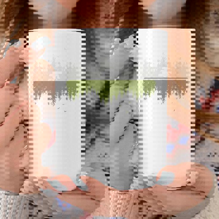 木 反射 クマ 野生動物 森 自然 動物 アウトドア コーヒーマグ 面白い贈り物