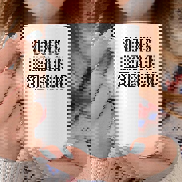 盗まれた土地では誰も違法ではない コーヒーマグ 面白い贈り物