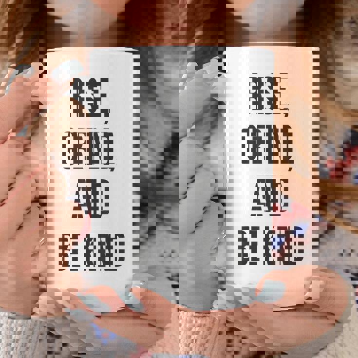 立ち上がって、頑張って、優しくして、ジム、ハッスル、成功、モチベーション コーヒーマグ 面白い贈り物