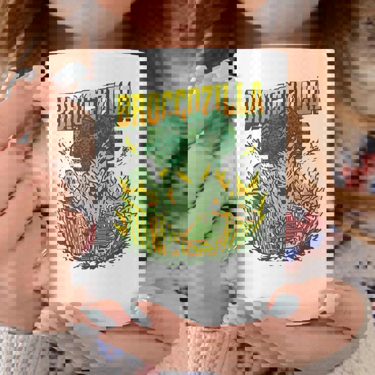 都市を攻撃する巨大なブロッコリーモンスター面白いブロッコリー コーヒーマグ 面白い贈り物