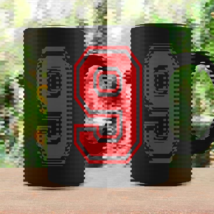 9番のスポーツスタイル。赤。 コーヒーマグ ギフトのアイデア