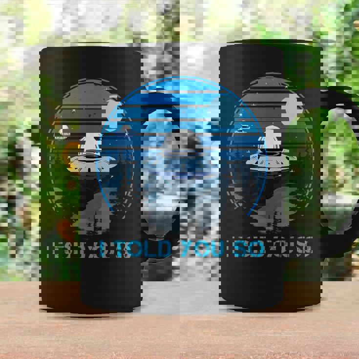 Alien Invasion In The Dark Ufo I Told Youo コーヒーマグ ギフトのアイデア