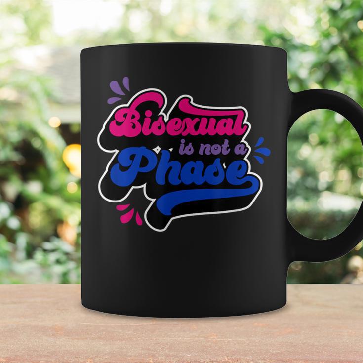 Bisexual Is Not A Phase Cute Bi Pride Flag Citas Divertidas Taza de café Ideas de regalos