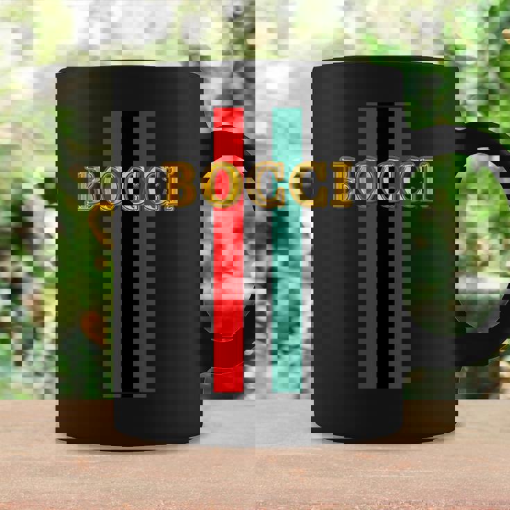 Bocci ぼっち《フェイクゴールド ロゴ》緑 赤 ライン【変なデザイン屋さん】陰キャ オタク ブランド パロディ 面白 コーヒーマグ ギフトのアイデア