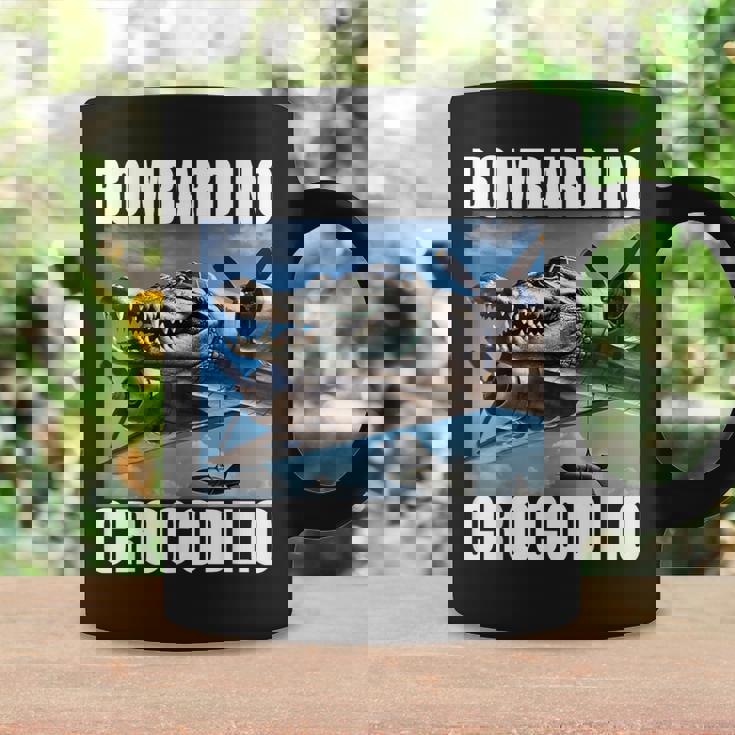 Bombardino Crocodilo イタリアンブレインロットミーム コーヒーマグ ギフトのアイデア