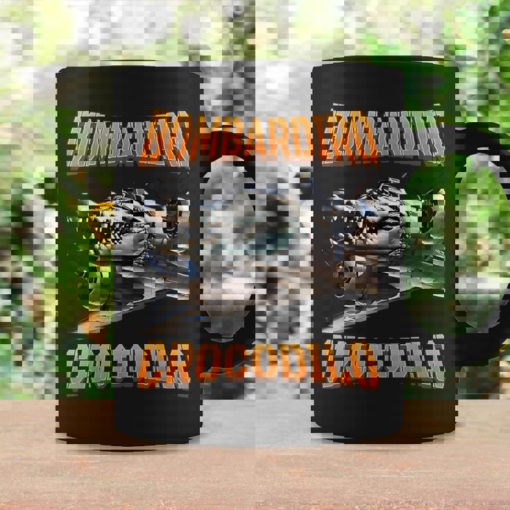 Bombardino Crocodilo イタリアンブレインロットミーム コーヒーマグ ギフトのアイデア