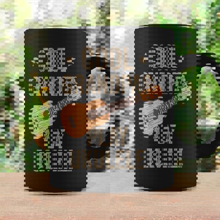 Cool Grandpas Play ウクレレ ウクレレ ミュージックギター コーヒーマグ ギフトのアイデア