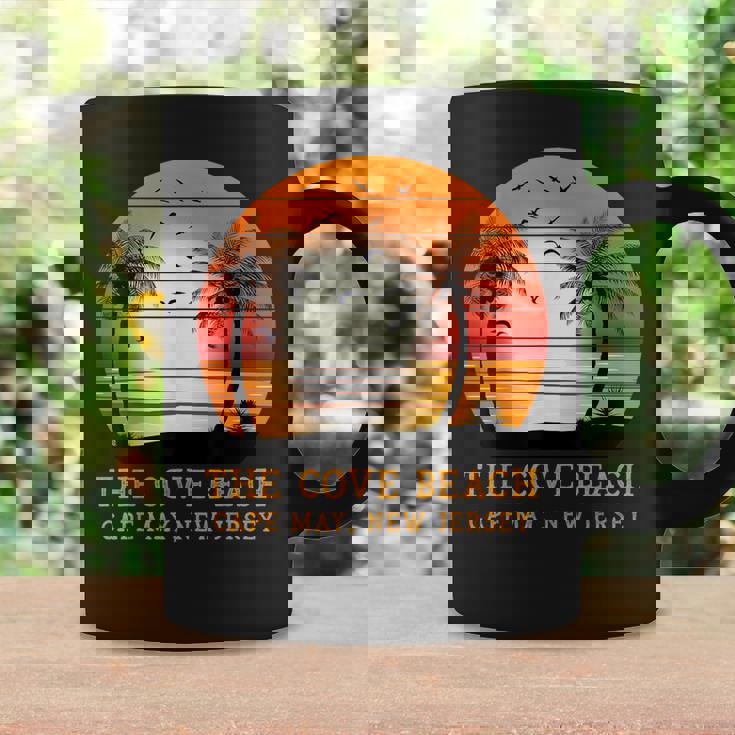 The Cove Beach Cape May New Jersey ビンテージ サンセット レトロ 太陽 コーヒーマグ ギフトのアイデア