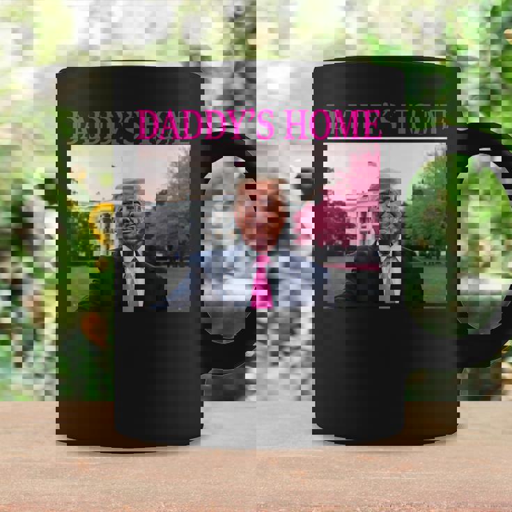 Daddy's Home President Donald Trump Pink Trumpelfie コーヒーマグ ギフトのアイデア