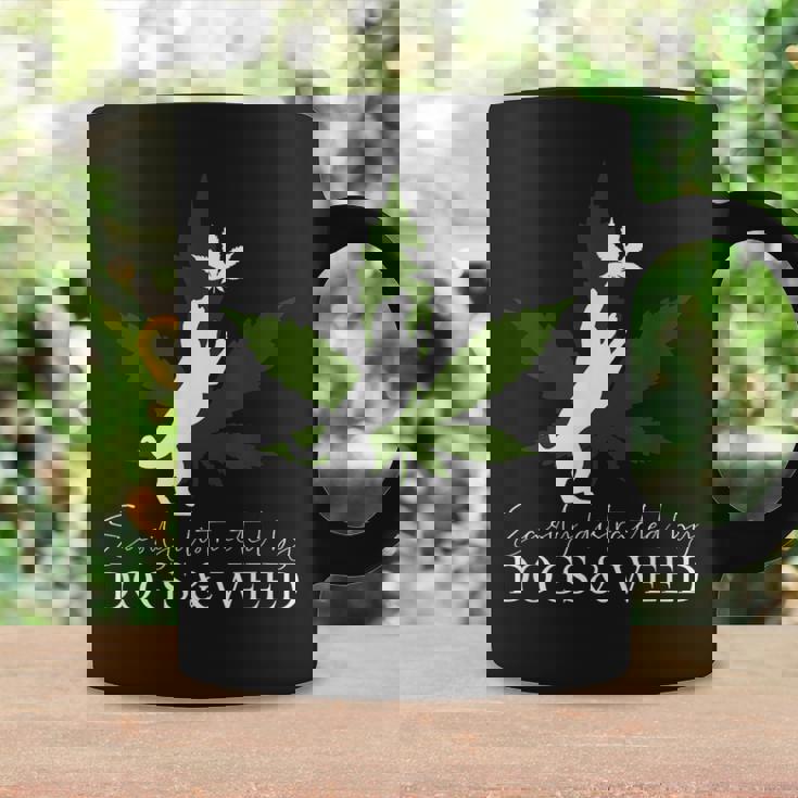 Dog And Weed ファニーマリファナtシャツ コーヒーマグ ギフトのアイデア