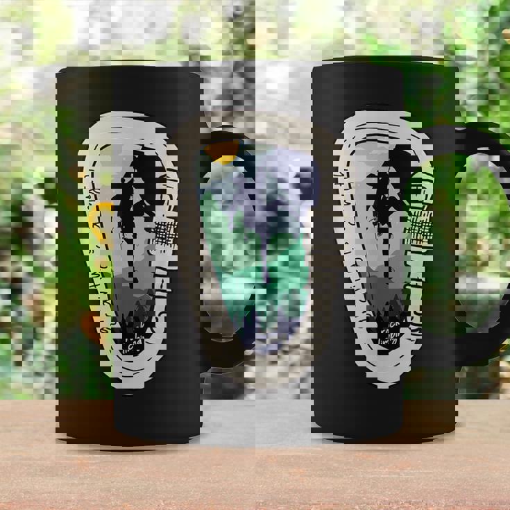 Gravity Is A Myth カラビナ ロッククライミング 山登り コーヒーマグ ギフトのアイデア