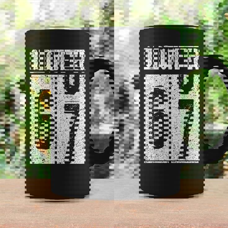 Oldometer 67 67歳の誕生日ギフトシャツ コーヒーマグ ギフトのアイデア