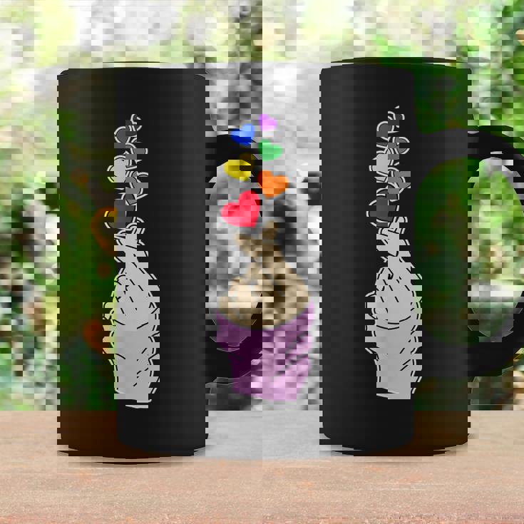 Pride レズビアン ゲイバイセクシャル トランスジェンダー 指 ハート付き コーヒーマグ ギフトのアイデア