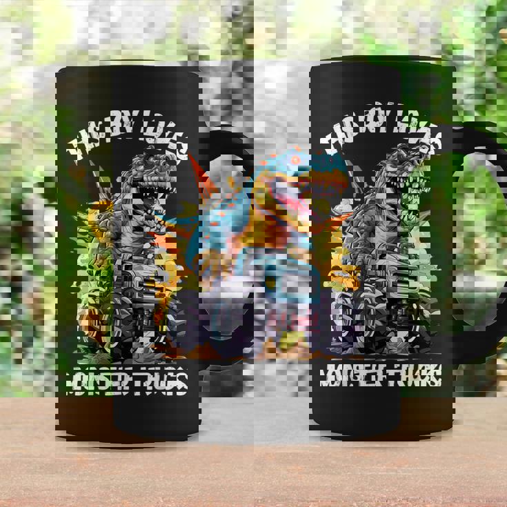 This Boy Loves Monster Trucks 恐竜モンスタートラック コーヒーマグ ギフトのアイデア