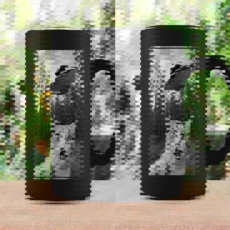 Ufoエイリアンと面白い猫の自撮り。 コーヒーマグ ギフトのアイデア