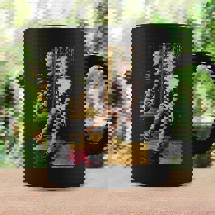 Usポップスター、シンディ・ローパー1993年撮影。 コーヒーマグ ギフトのアイデア