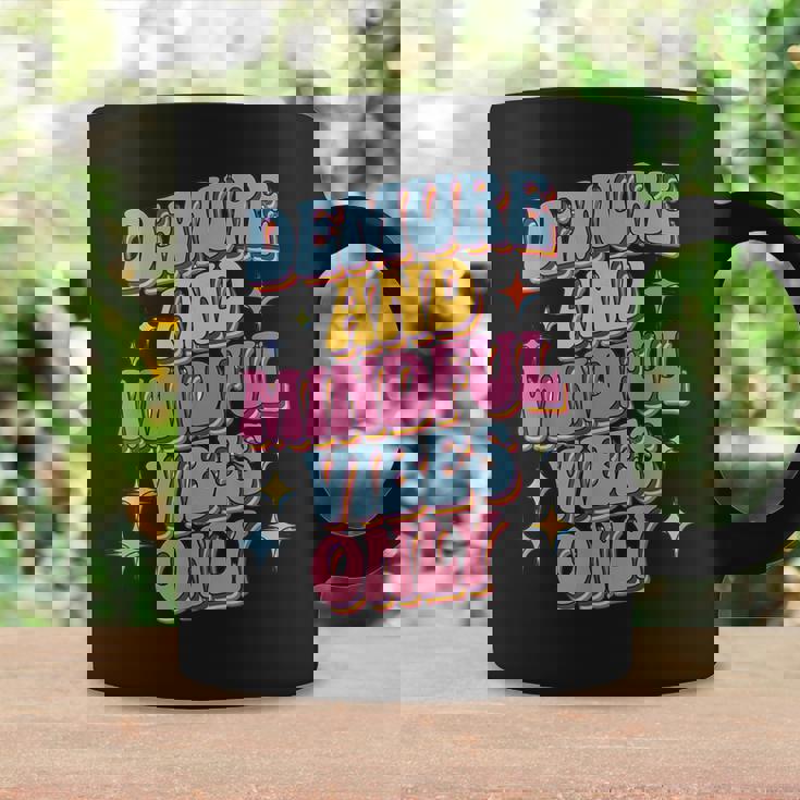 Very Demureery Mindfulibes Only Cute Retro Girls コーヒーマグ ギフトのアイデア