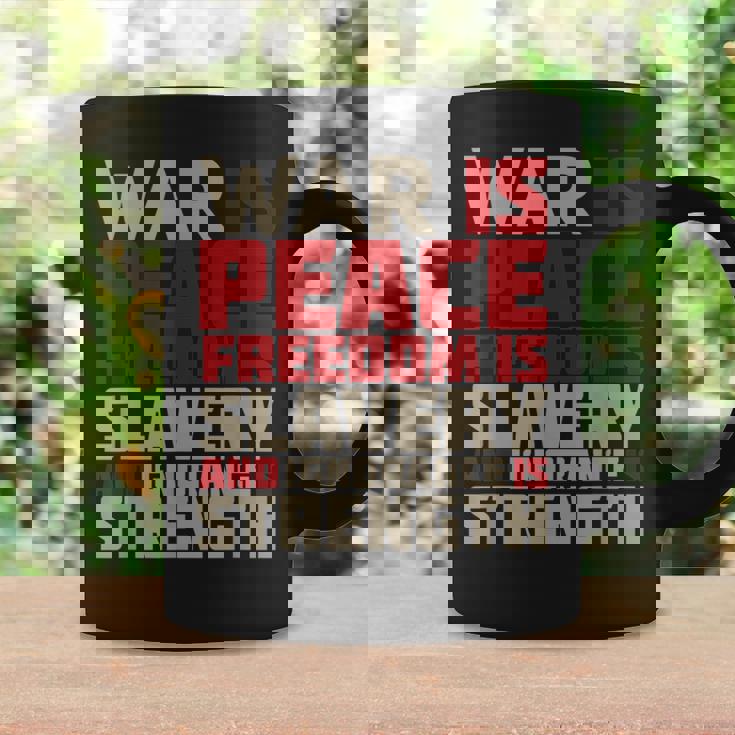 War Is Peace 引用tシャツ コーヒーマグ ギフトのアイデア