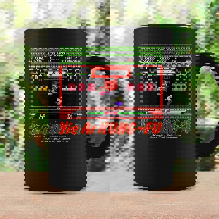 「イー・アル・カンフー」キック コーヒーマグ ギフトのアイデア