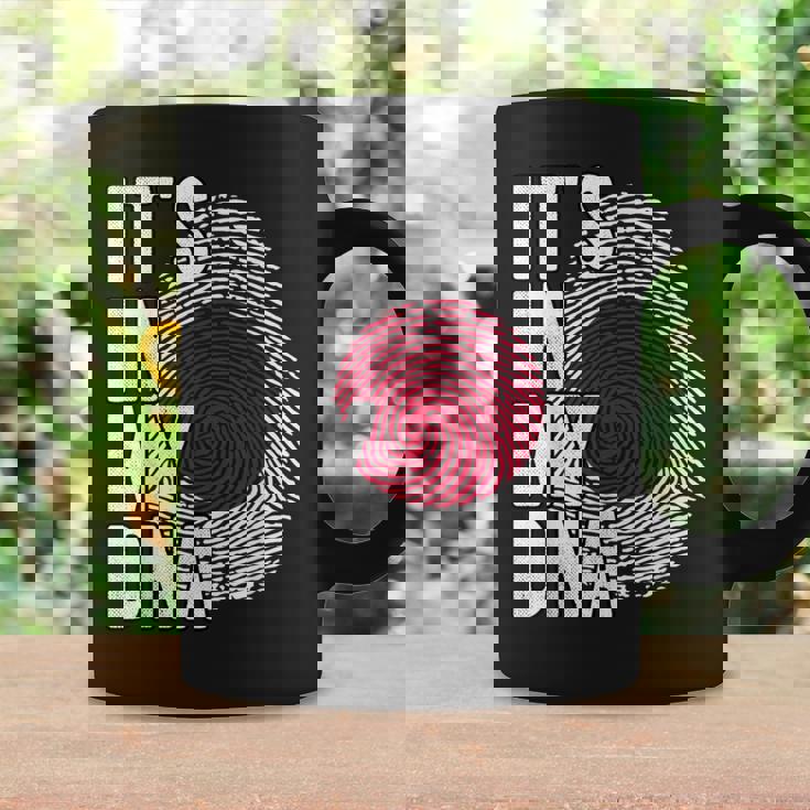 おかしな It's In My Dna 日本国旗 指紋 コーヒーマグ ギフトのアイデア