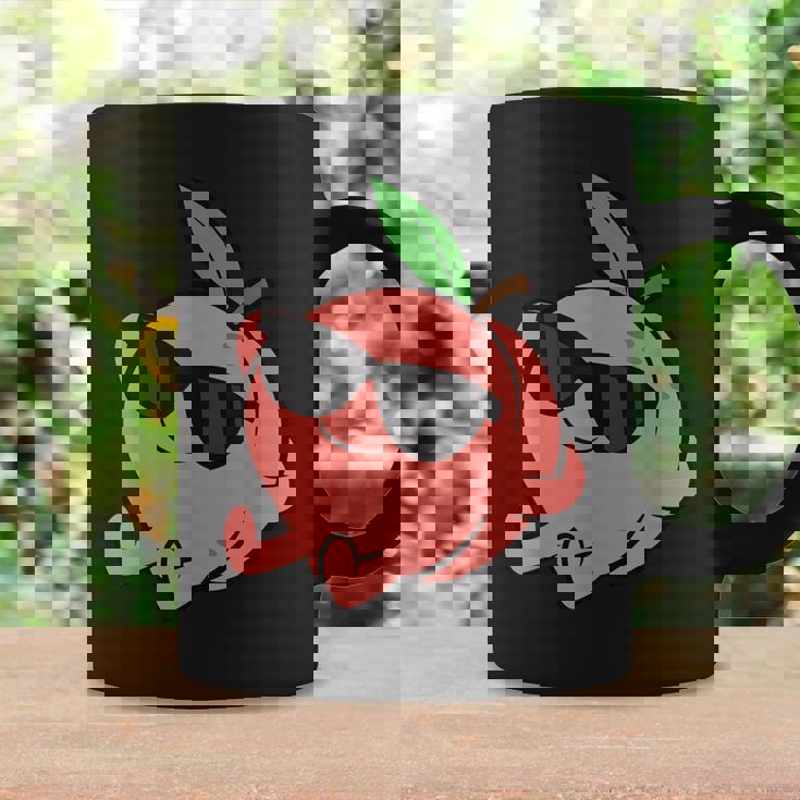 かわいい 桃 フルーツ リラックス のんびりピーチ コーヒーマグ ギフトのアイデア