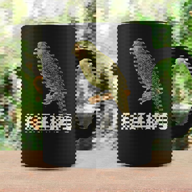 かわいいカカポの鳥が木に座っている コーヒーマグ ギフトのアイデア