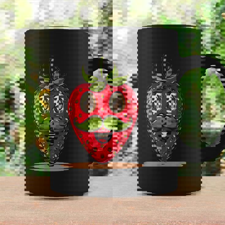 かわいい口ひげストロベリーコスチューム コーヒーマグ ギフトのアイデア