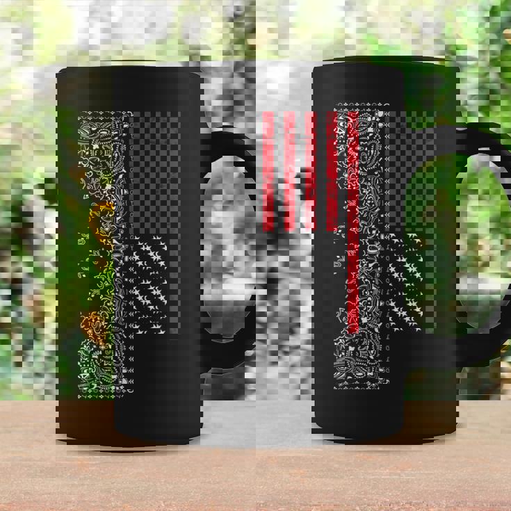 アメリカ、愛国的なアメリカ国旗、ペイズリー、バンダナプリント。 コーヒーマグ ギフトのアイデア