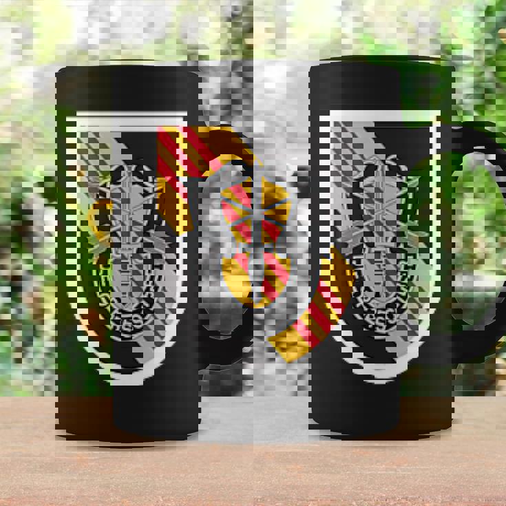 アメリカ陸軍第5特殊部隊グループ ベレー帽 閃光と紋章 コーヒーマグ ギフトのアイデア