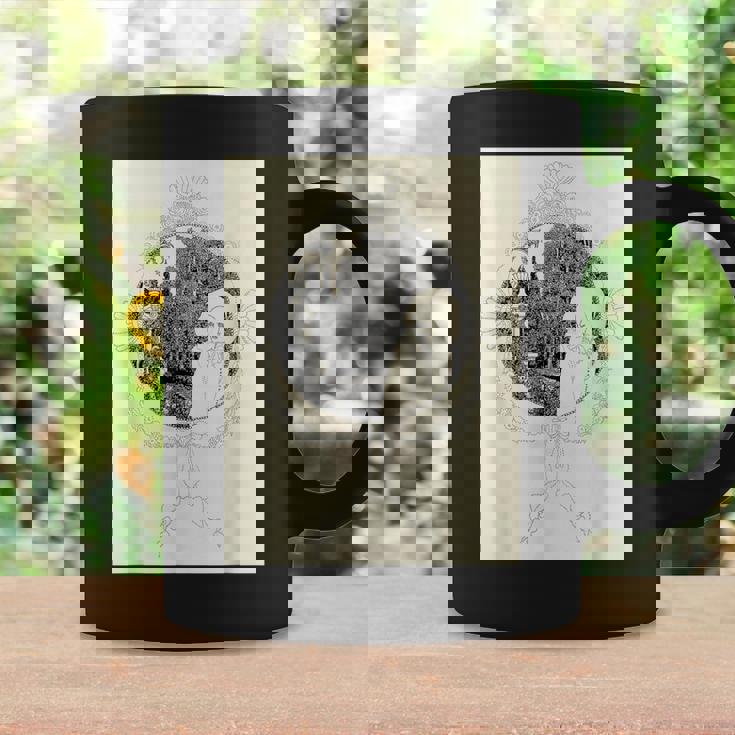 オーブリー・ビアズリー作「ミニッツのピエロ」1897 コーヒーマグ ギフトのアイデア