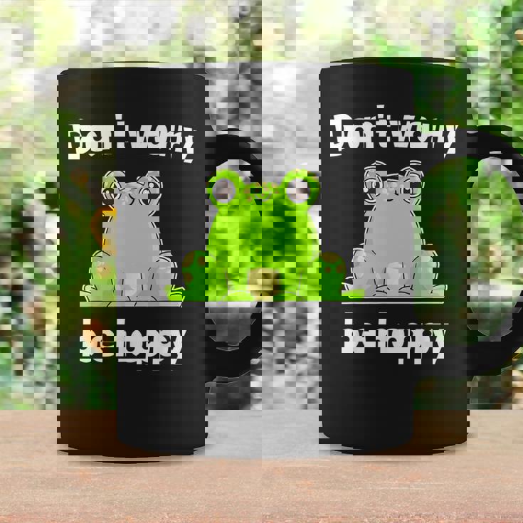 カエルのモチーフ面白いカエルのことわざは私にキスします Frog Motif Frogs Worry Hoppy コーヒーマグ ギフトのアイデア