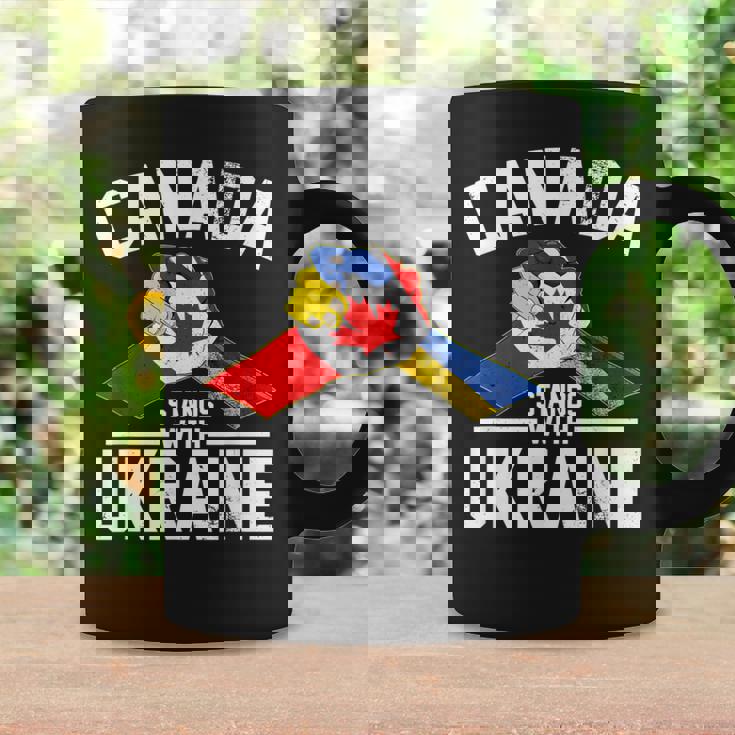 カナダはウクライナのウクライナのカナダの旗のtシャツで立ちます コーヒーマグ ギフトのアイデア