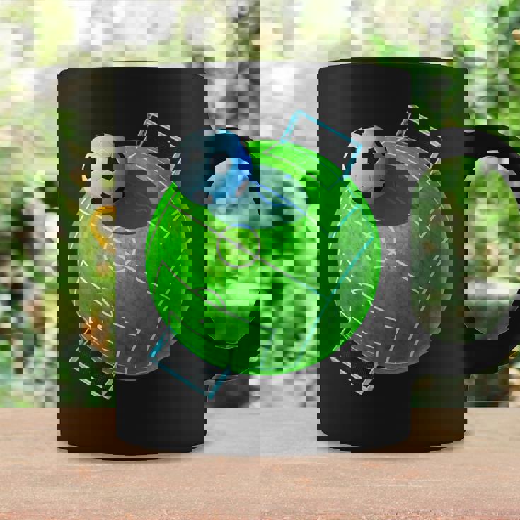 カーブ サッカーボール フィールドゴール サッカー選手 コーチ サッカーファン コーヒーマグ ギフトのアイデア