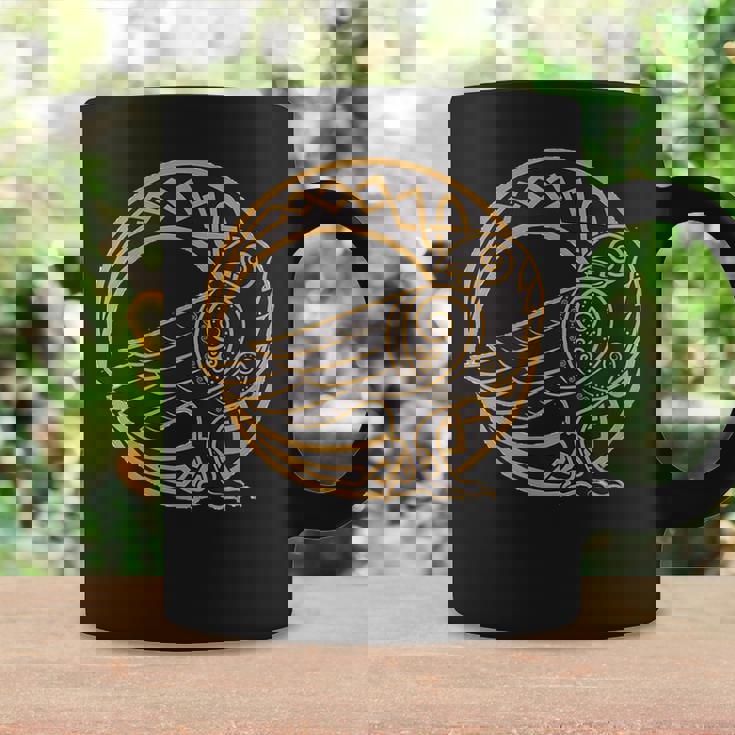 ケルトの月と部族のカラス ウィッカ オカルトシンボル コーヒーマグ ギフトのアイデア