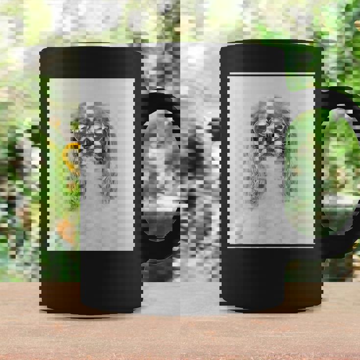 サングラスをかけたキャバリア コーヒーマグ ギフトのアイデア