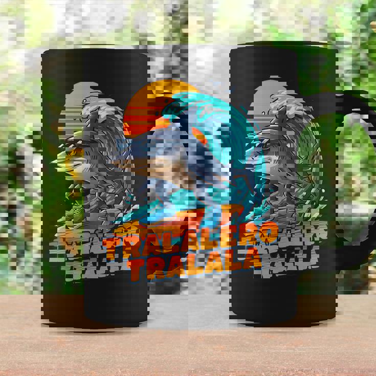 サーフィン トララレロ トラララ イタリアンブレインロットミーム コーヒーマグ ギフトのアイデア