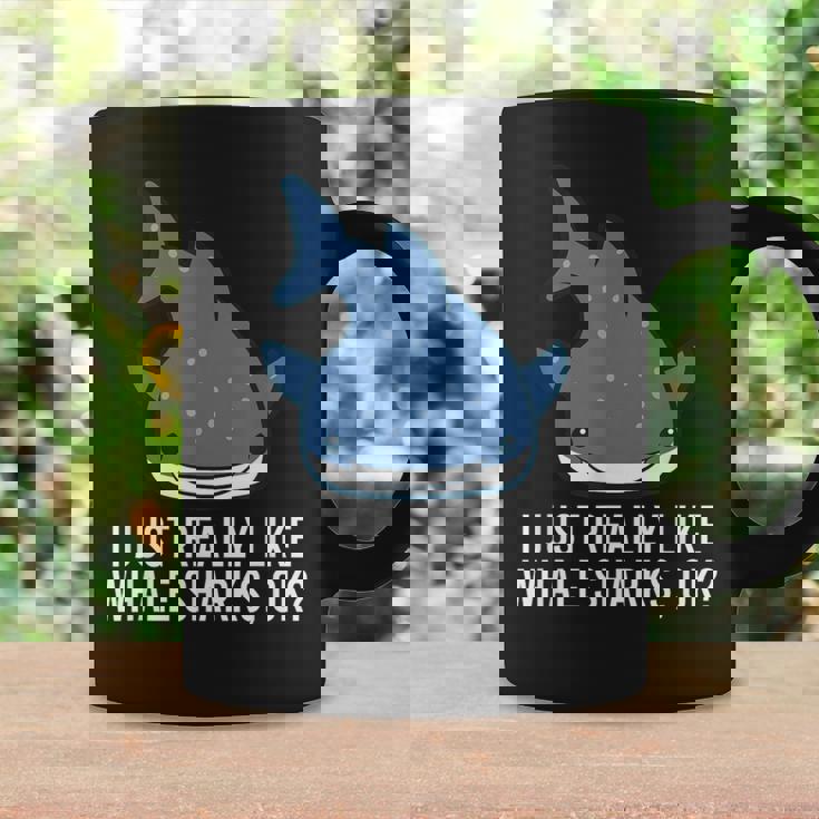 ジンベエザメが本当に好きだよ？かわいいジンベイザメ コーヒーマグ ギフトのアイデア