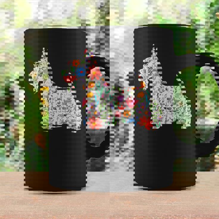 スコティッシュテリア水彩フラワーデザイン。 コーヒーマグ ギフトのアイデア