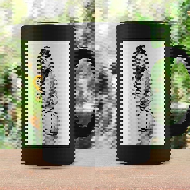 セクシーガールグラフィックtシャツ セクシーブルネットピンナップガール B&W コーヒーマグ ギフトのアイデア