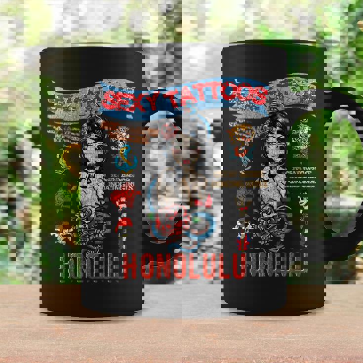 セーラー向けのタトゥーとセクシーガール。 コーヒーマグ ギフトのアイデア