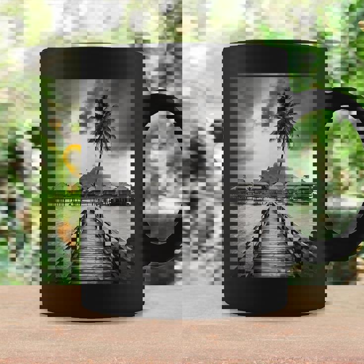 タヒチ州の熱帯小屋のモノクロ写真 コーヒーマグ ギフトのアイデア