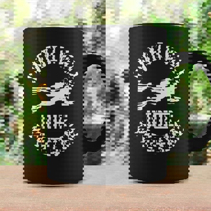 ダイビング I Work Well Under Pressure ダイビング・スポーツ ダイバーの言葉 コーヒーマグ ギフトのアイデア