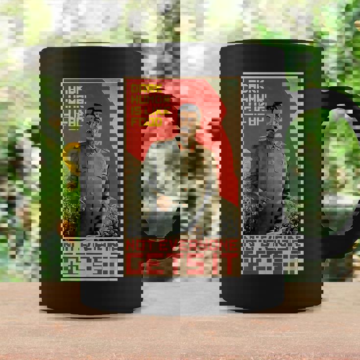 ダークユーモアは食べ物のようです スターリン・ソビエト共産主義のプロパガンダ コーヒーマグ ギフトのアイデア