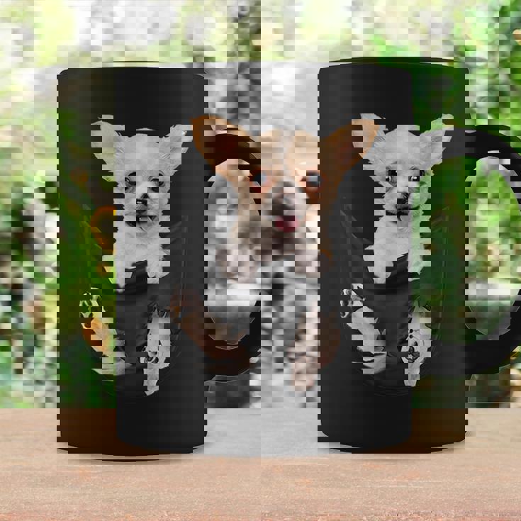 チワワ犬愛好家のためのポケットに入った面白いチワワ犬。 コーヒーマグ ギフトのアイデア